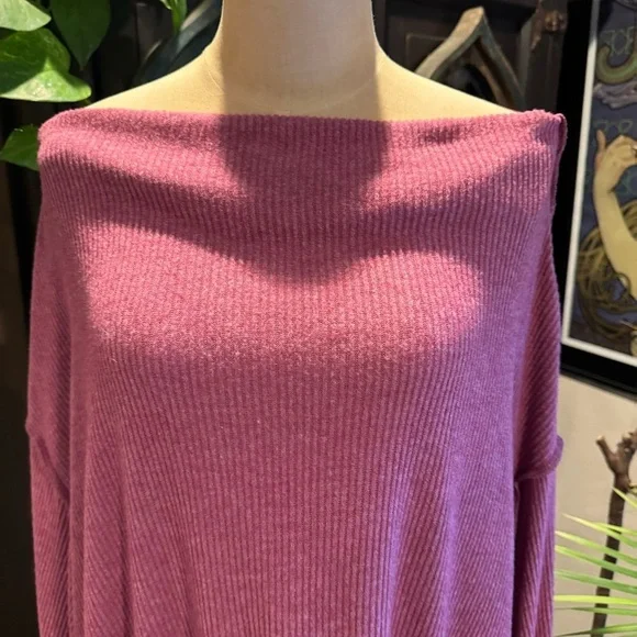 Free People deep earthy burgundy mauve. Oversized ribbed boat neck pull over. - Picture 12 of 15